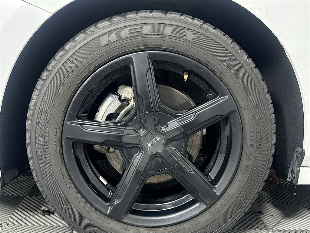 Used 2017 Chevrolet Cruze LT w/ Sun And Sound Package image 31