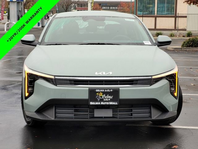 New 2025 Kia K4 LXS image 2