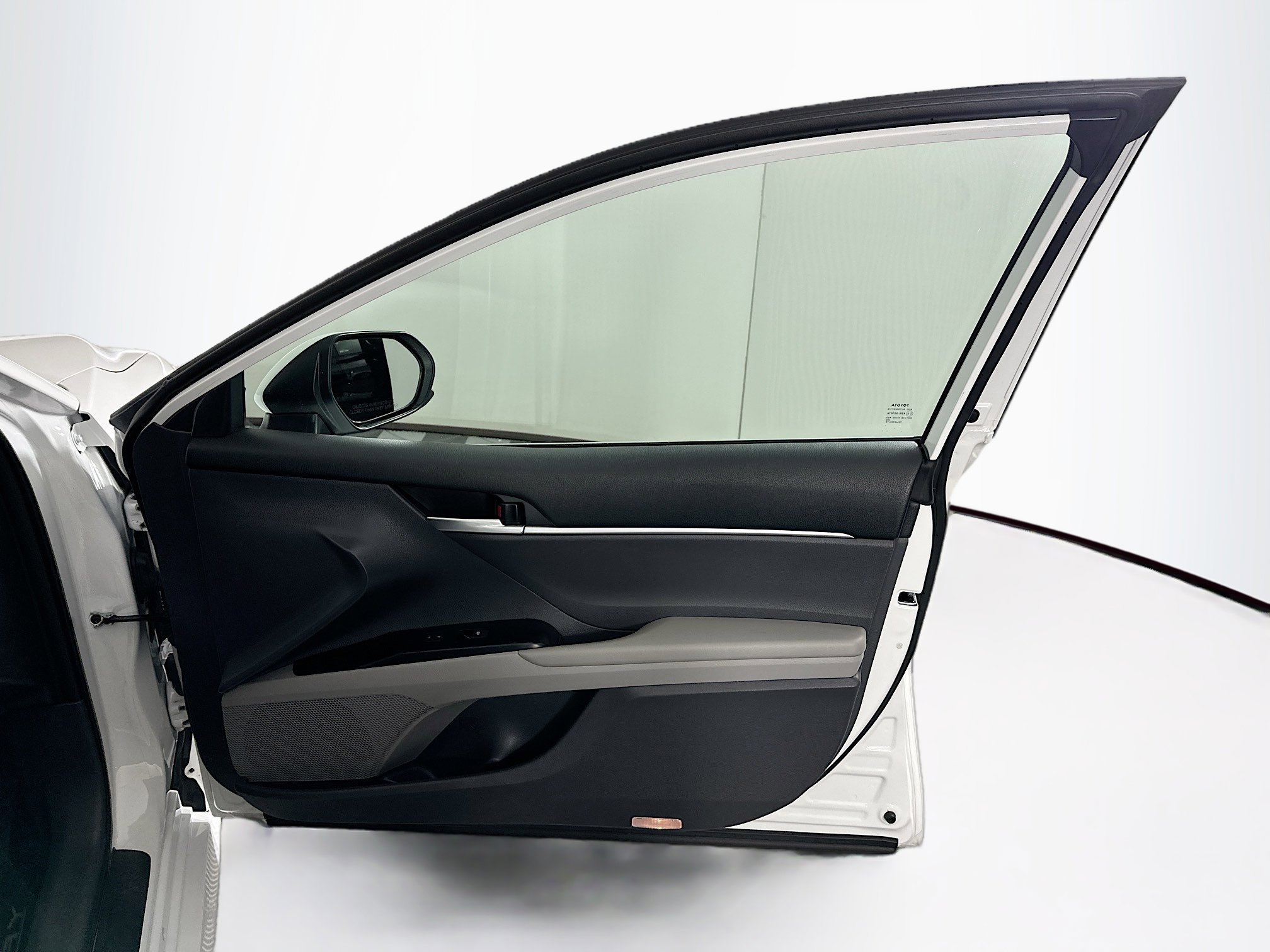 Used 2019 Toyota Camry LE image 29