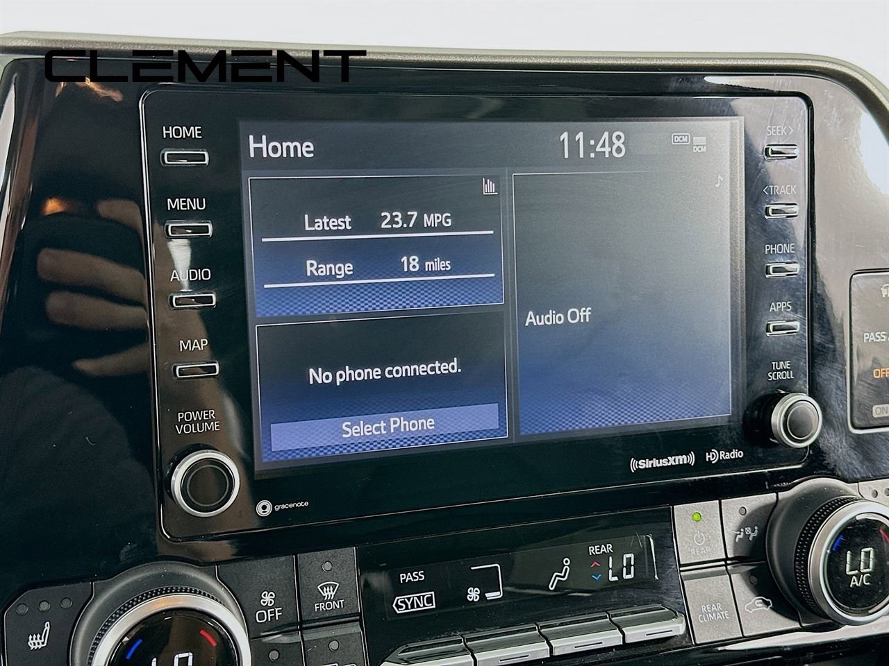 Used 2022 Toyota Highlander XLE AWD/4WD image 19