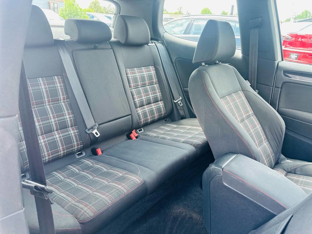 Used 2011 Volkswagen Golf 2-Door image 12