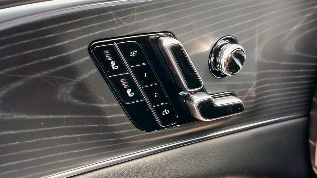 New 2026 Cadillac Lyriq Luxury w/ LPO, Floor Liner Package image 15