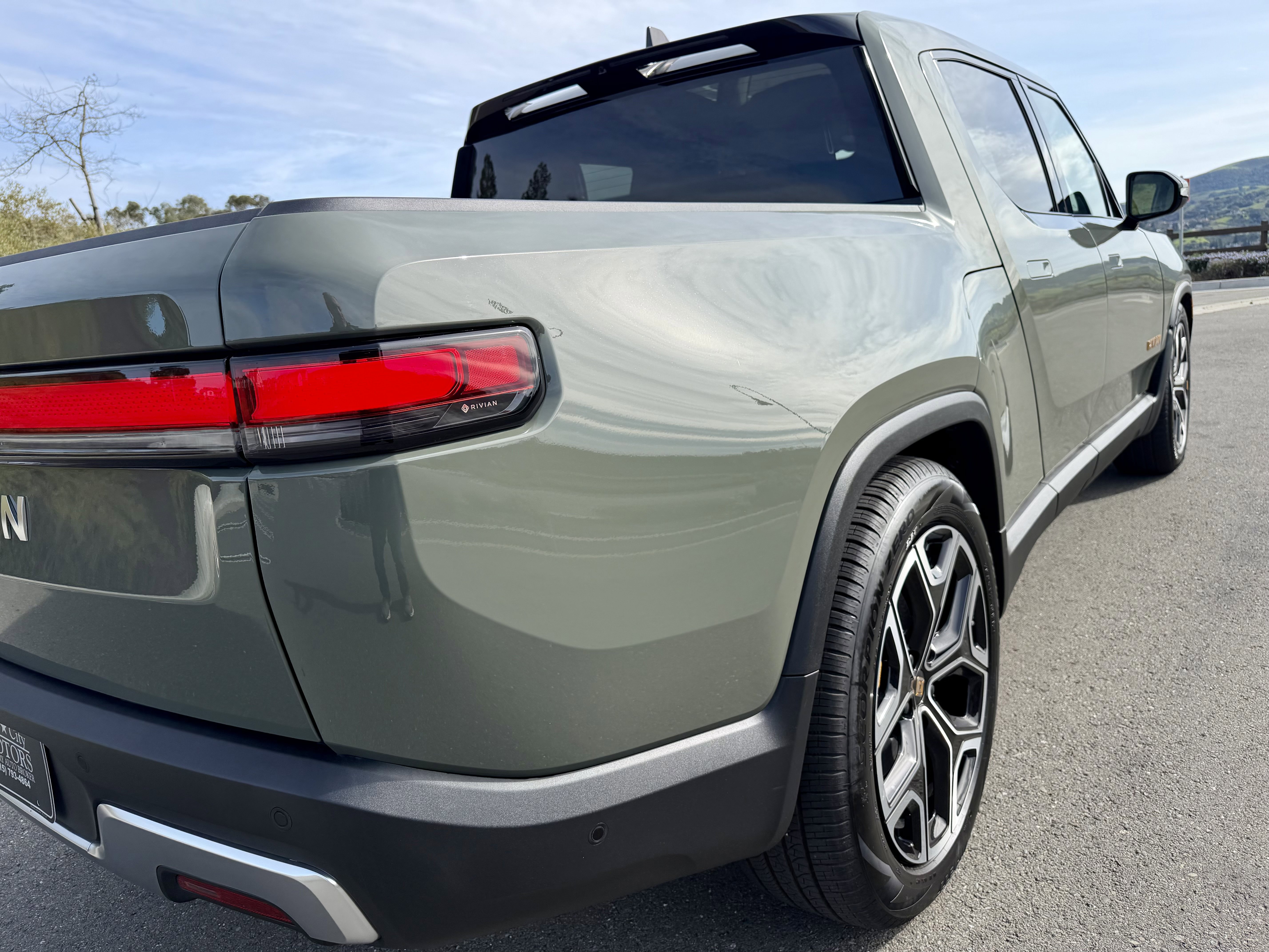 Used 2022 Rivian R1T Launch Edition image 30