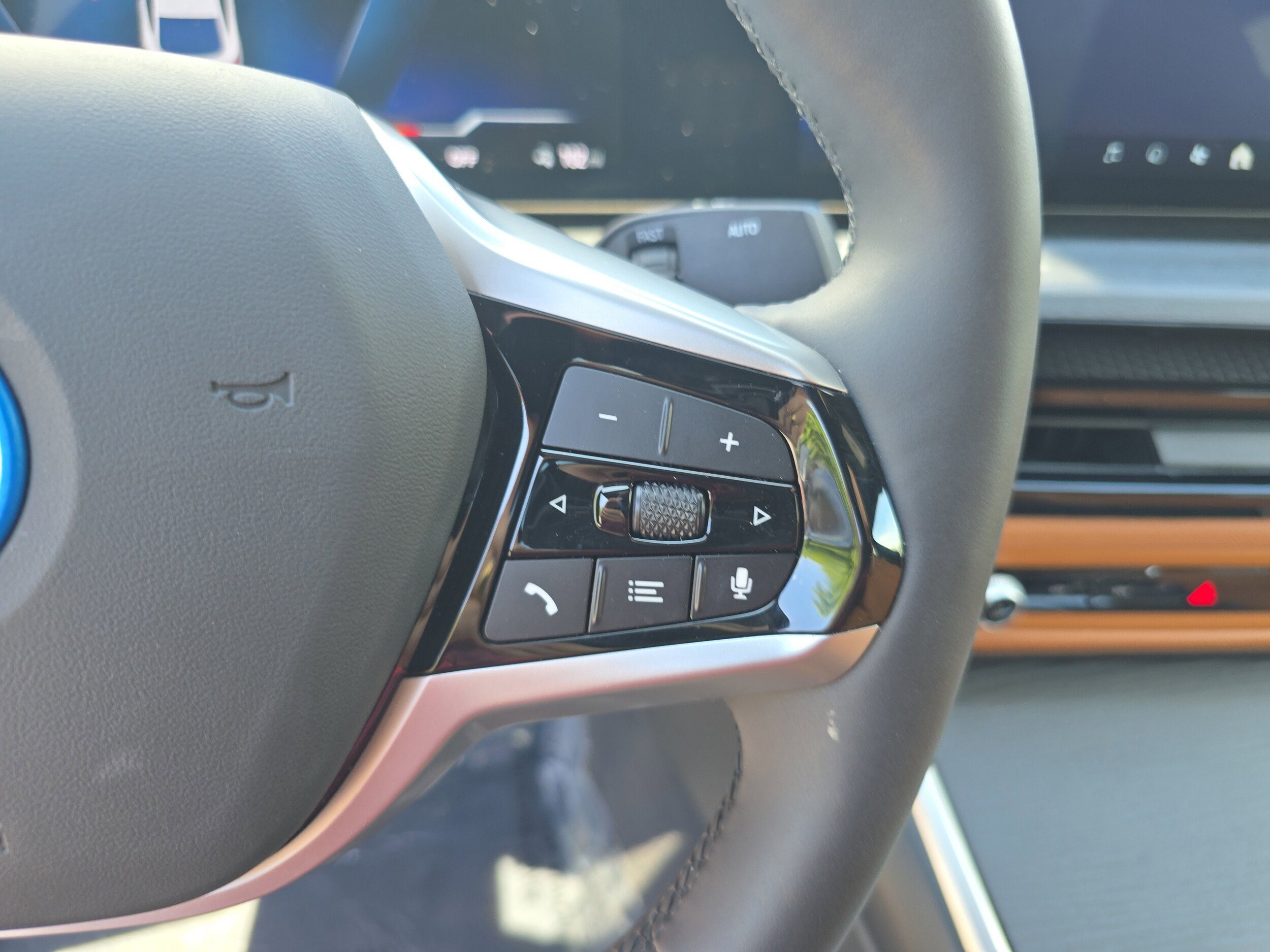 Certified 2025 BMW i4 eDrive40 w/ Premium Package RWD image 31