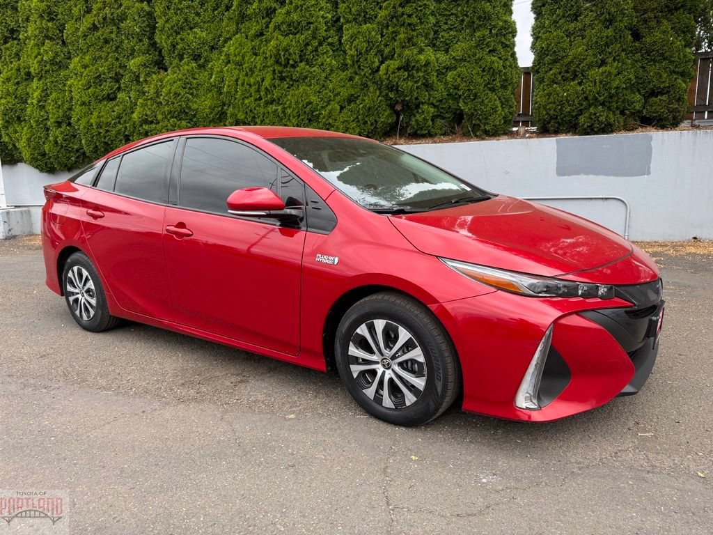 Used 2020 Toyota Prius Prime XLE FWD image 1