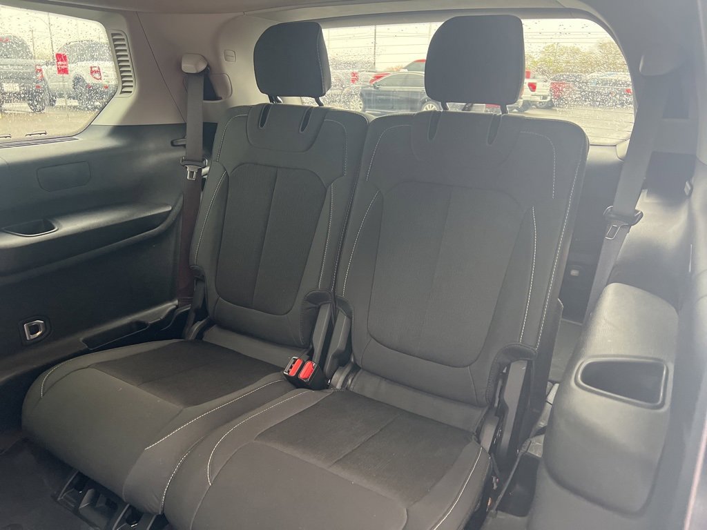 Used 2023 Jeep Grand Cherokee L Laredo image 9