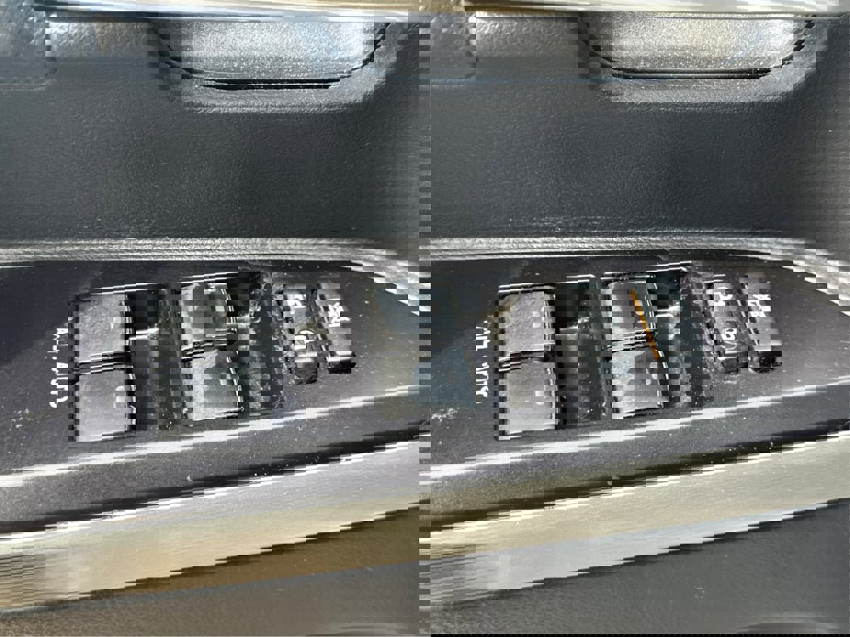 Used 2018 Toyota Land Cruiser image 34