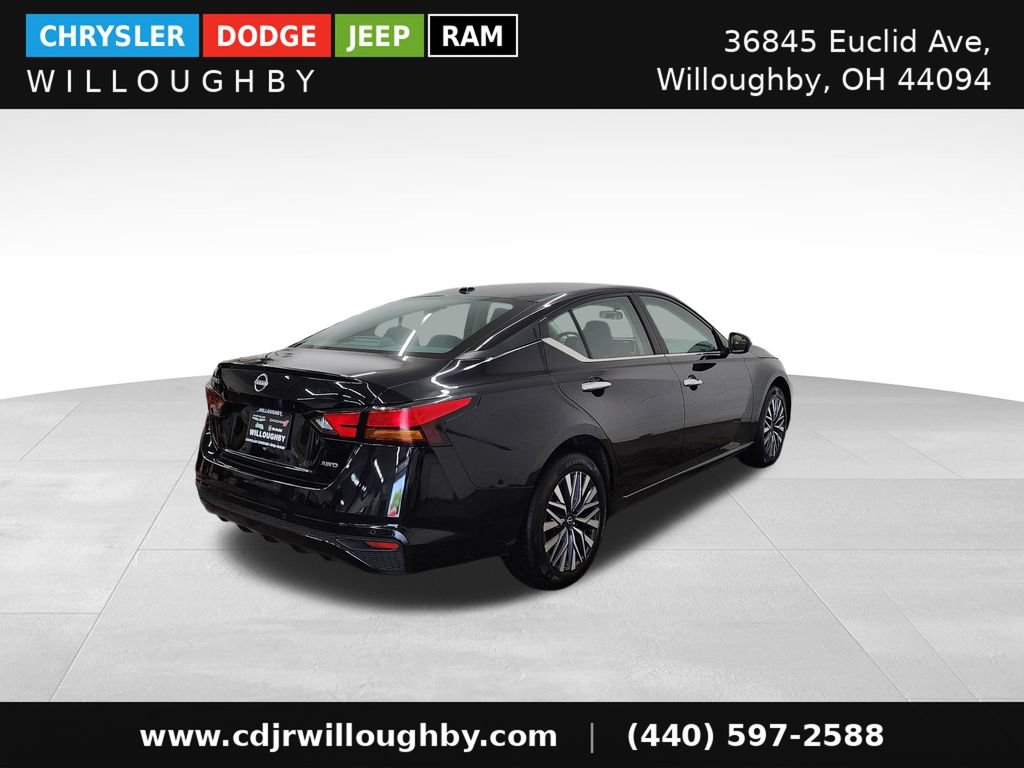 Used 2025 Nissan Altima 2.5 SV AWD/4WD image 9