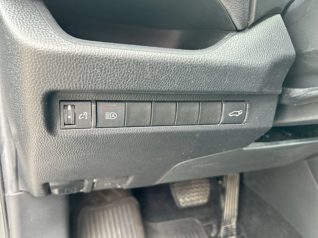 Used 2023 Toyota RAV4 XLE w/ Convenience Package FWD image 14