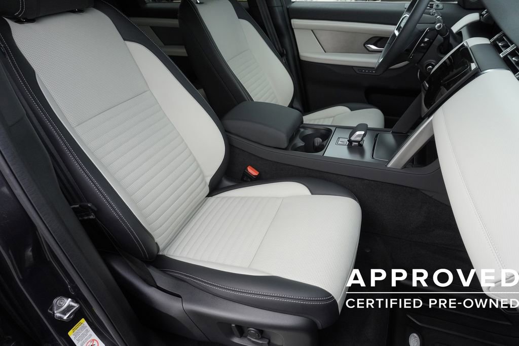 Used 2025 Land Rover Discovery Sport Dynamic SE image 24