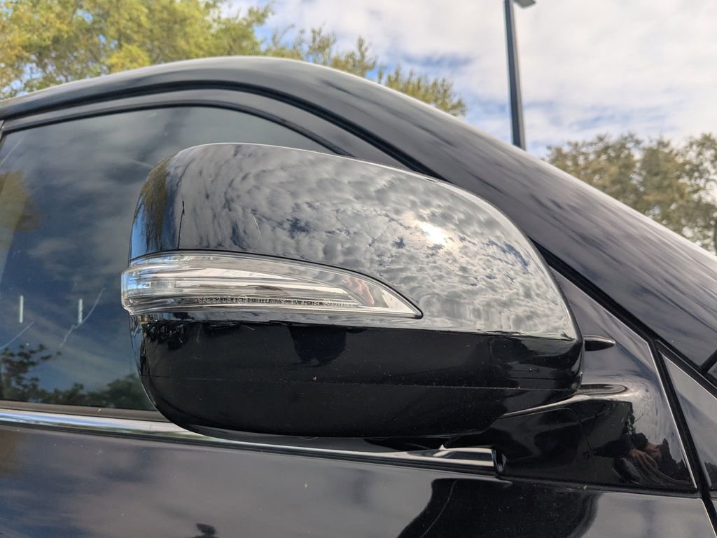 Used 2017 Lexus LX 570 4WD w/ Luxury Package image 11