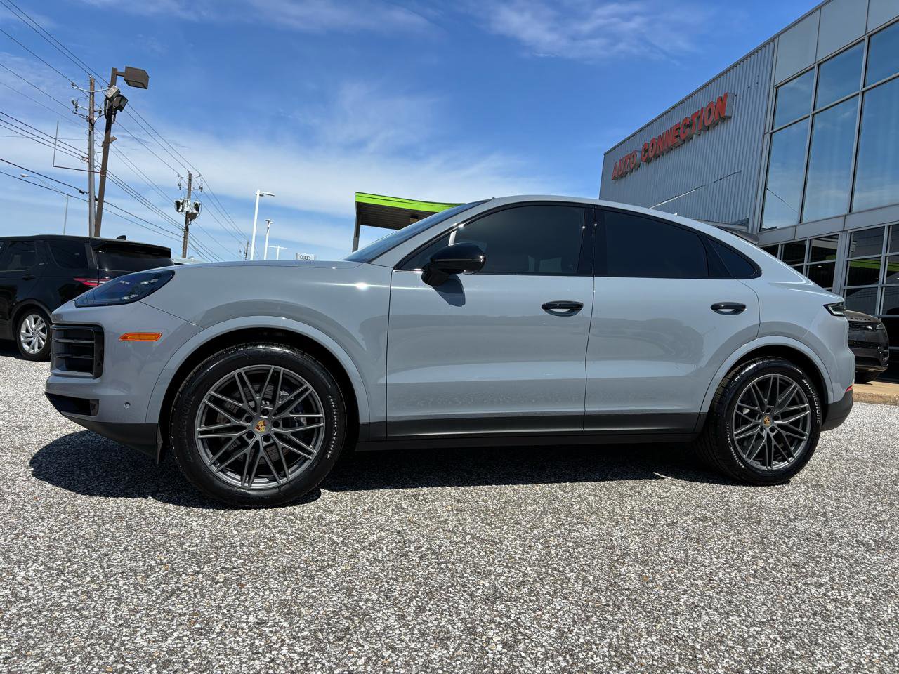 Used 2024 Porsche Cayenne Coupe image 3
