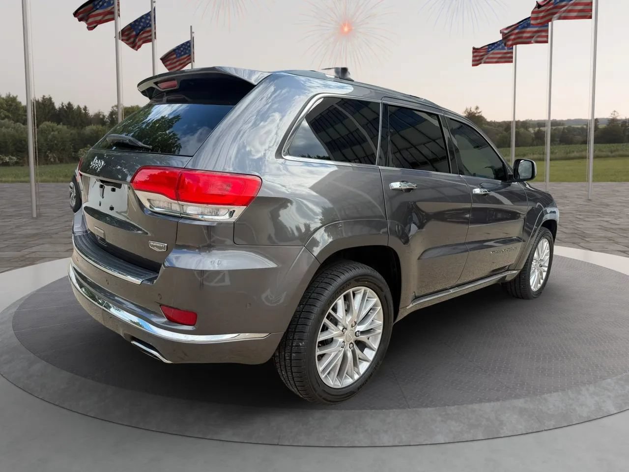 Used 2017 Jeep Grand Cherokee Summit AWD/4WD image 5