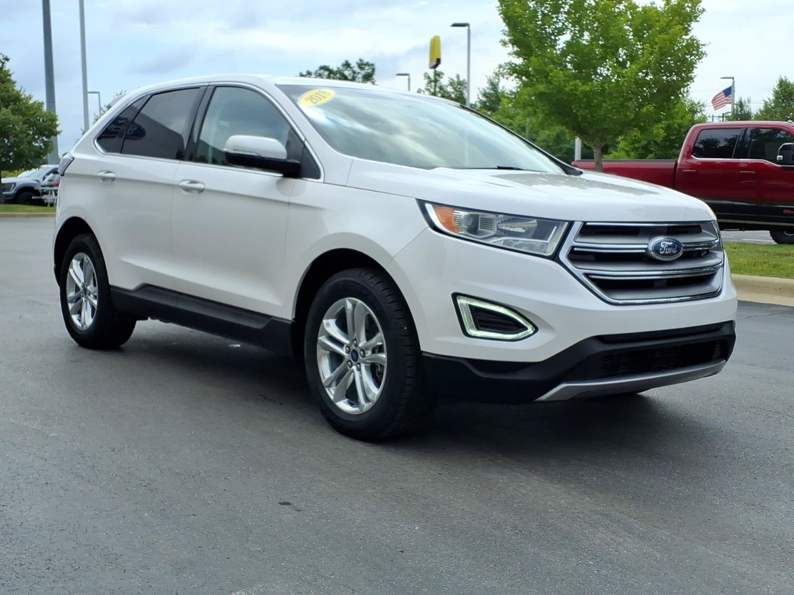 Used 2018 Ford Edge SEL w/ Equipment Group 201A AWD/4WD image 3