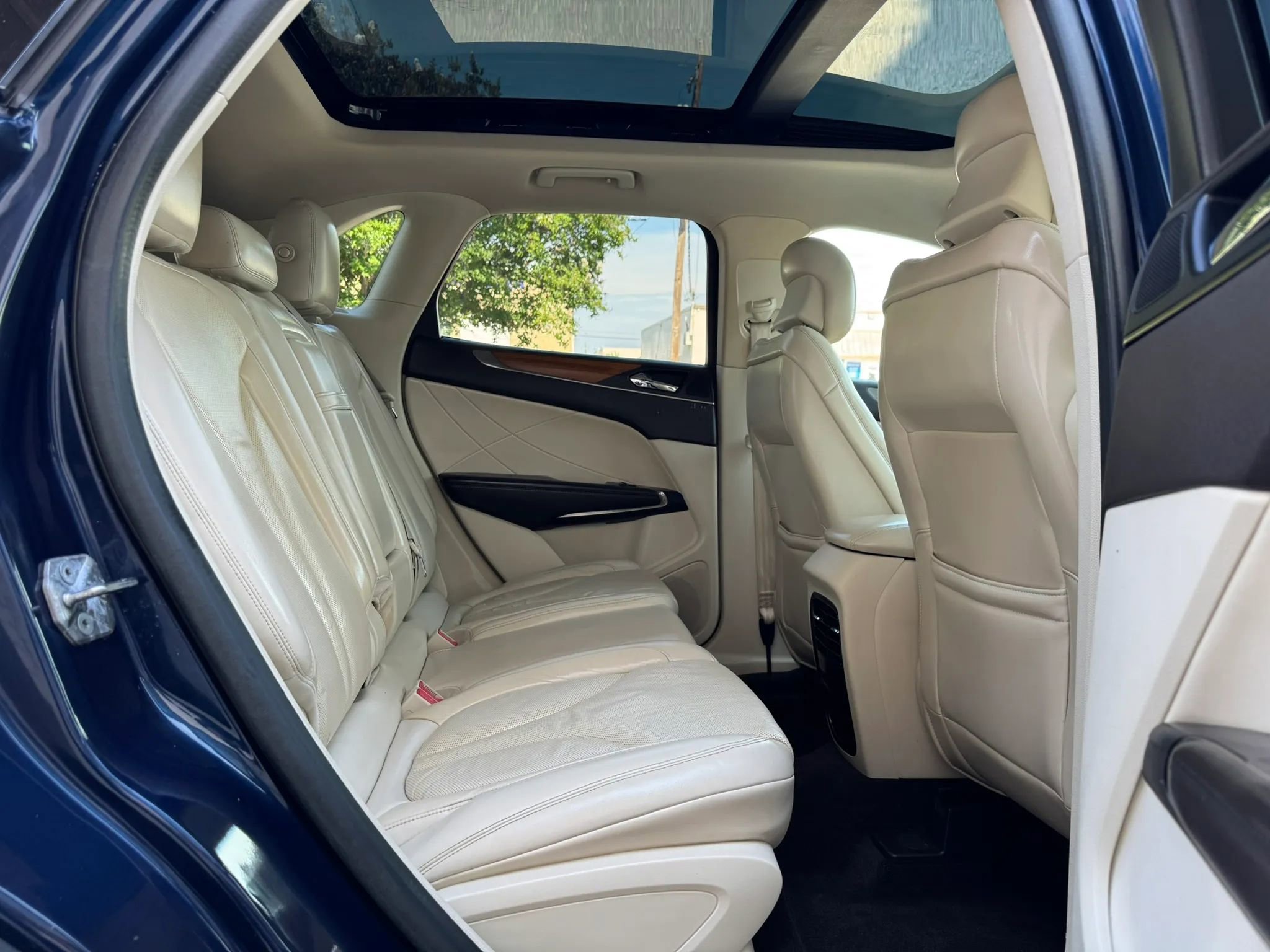 Used 2015 Lincoln MKC FWD w/ Equipment Group 102A Reserve image 28