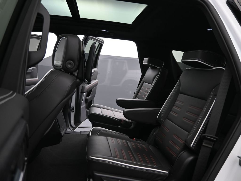 Used 2025 GMC Yukon AT4 Ultimate image 18