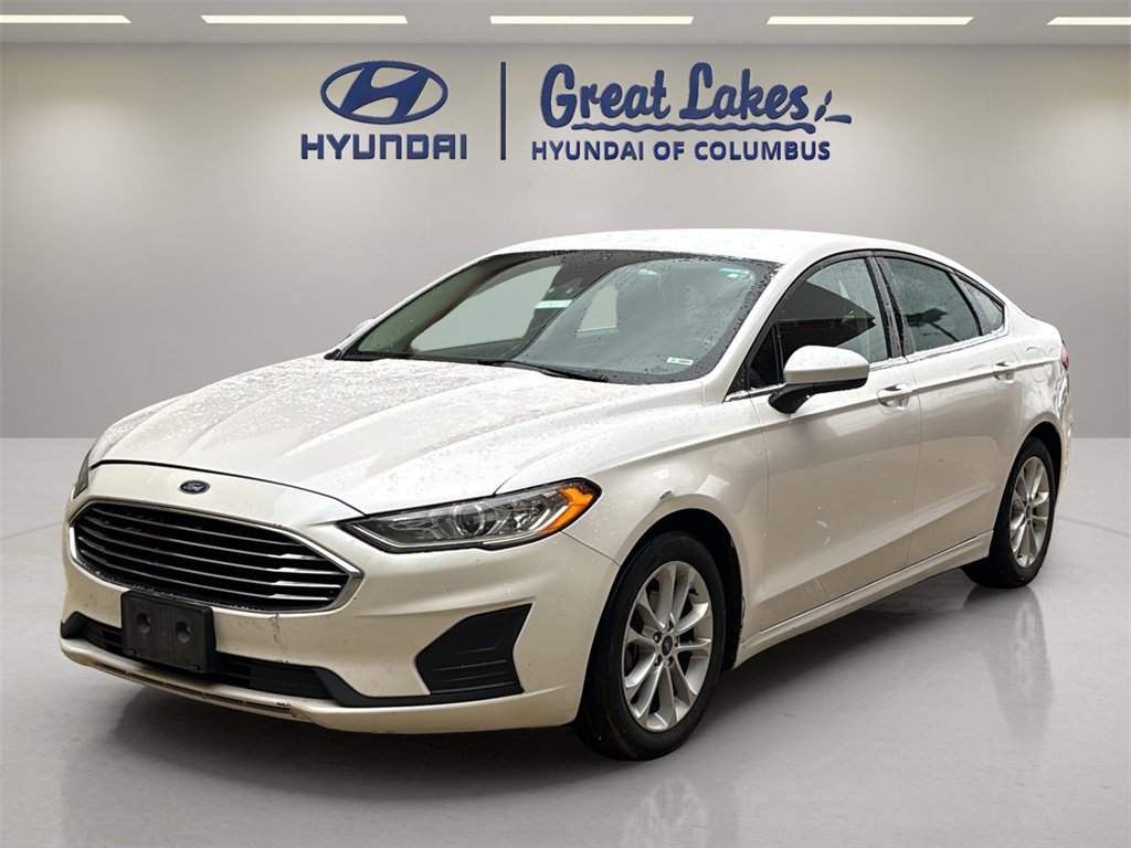 Used 2020 Ford Fusion SE image 1