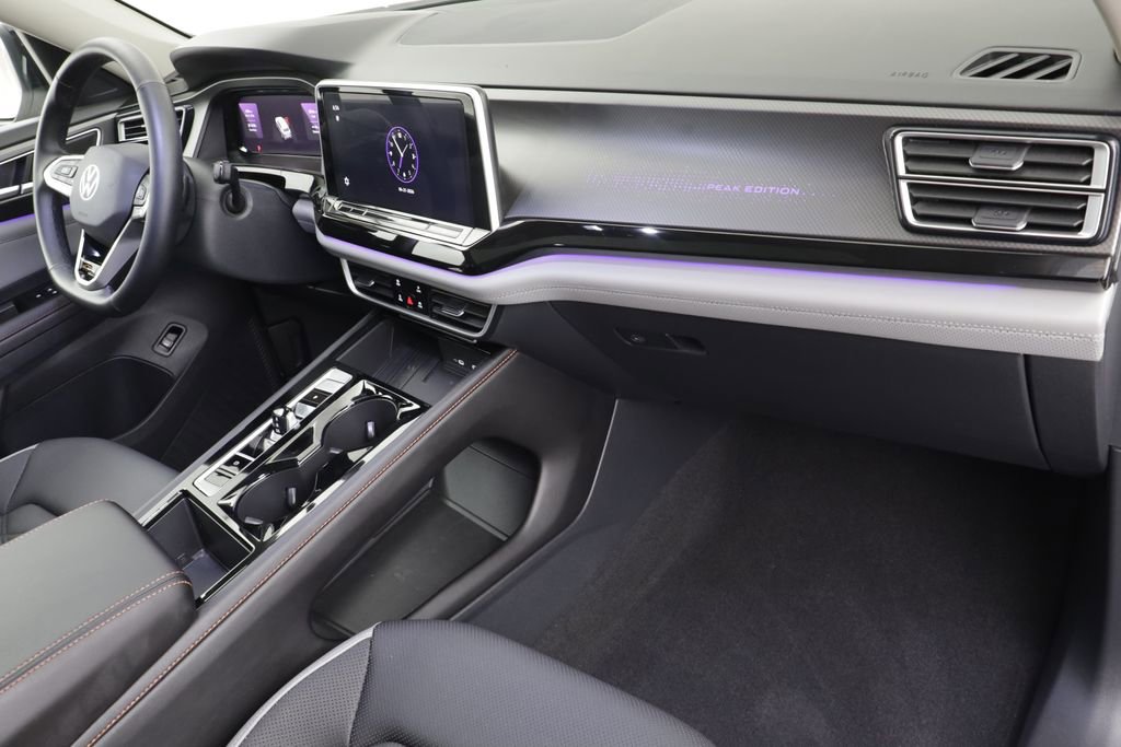 Used 2025 Volkswagen Atlas Peak Edition SE AWD/4WD image 20