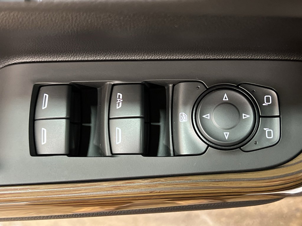 Used 2023 GMC Acadia SLE w/ Driver Convenience Package image 10