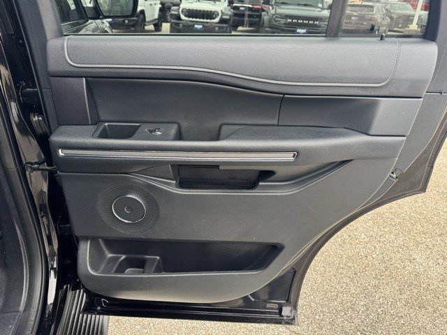 Certified 2024 Ford Expedition XLT image 35