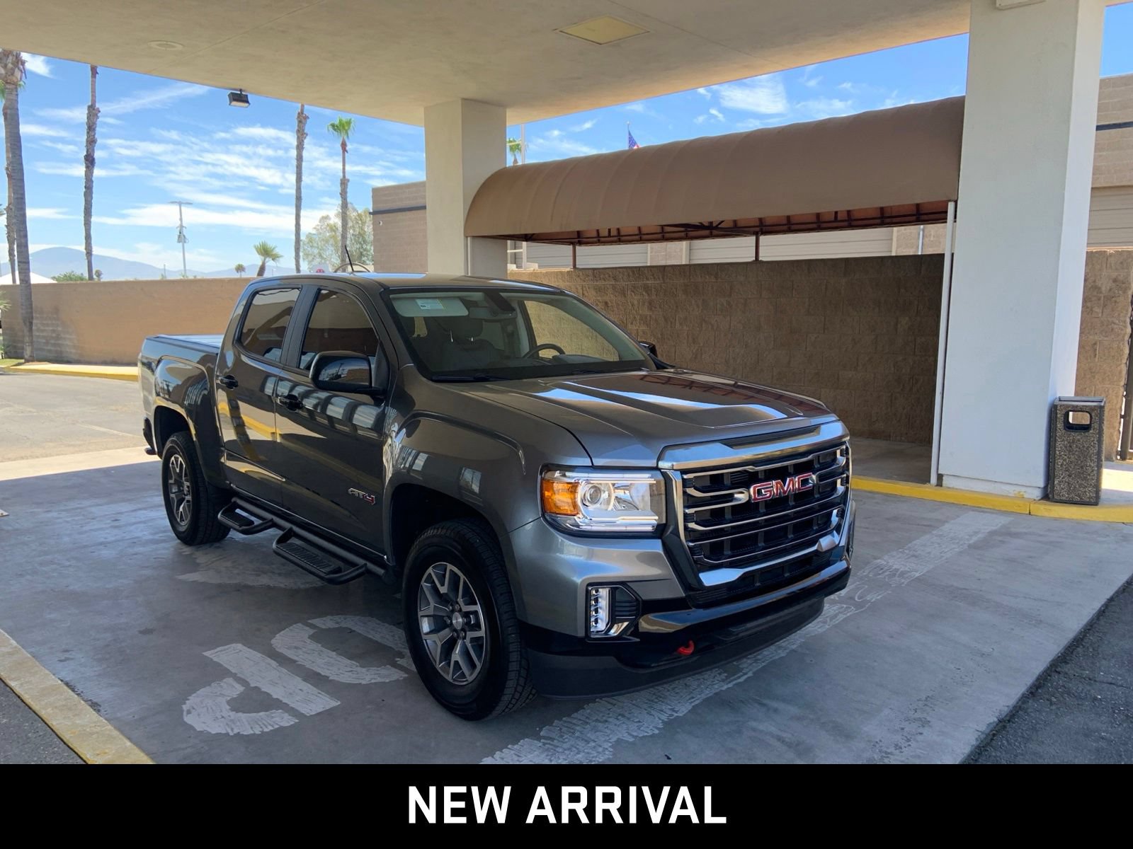 Certified 2022 GMC Canyon AT4 w/ Trailering Package AWD/4WD image 3