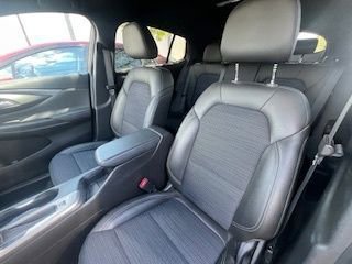 Used 2025 Buick Envista Preferred image 12