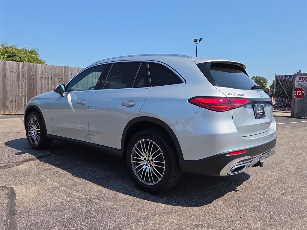 New 2025 Mercedes-Benz GLC 300 4MATIC image 3
