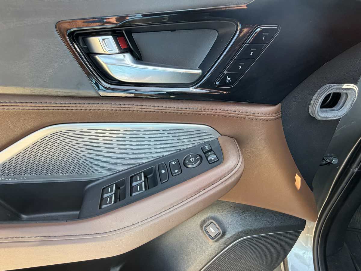 Used 2024 Acura MDX w/ Advance Package AWD/4WD image 21