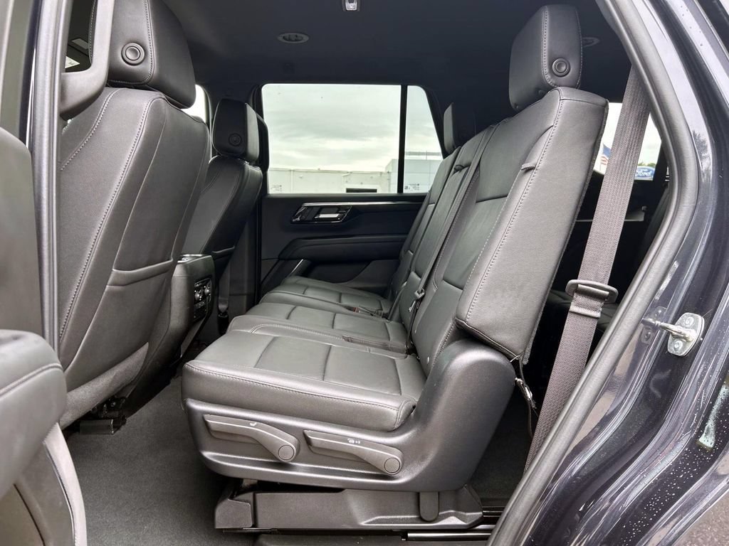 Used 2025 Chevrolet Tahoe Z71 AWD/4WD image 17