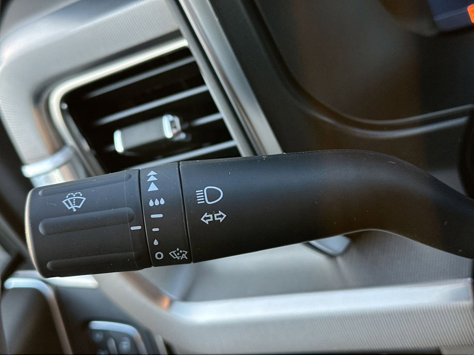 New 2026 Ford F450 Platinum w/ Platinum Plus Package image 32