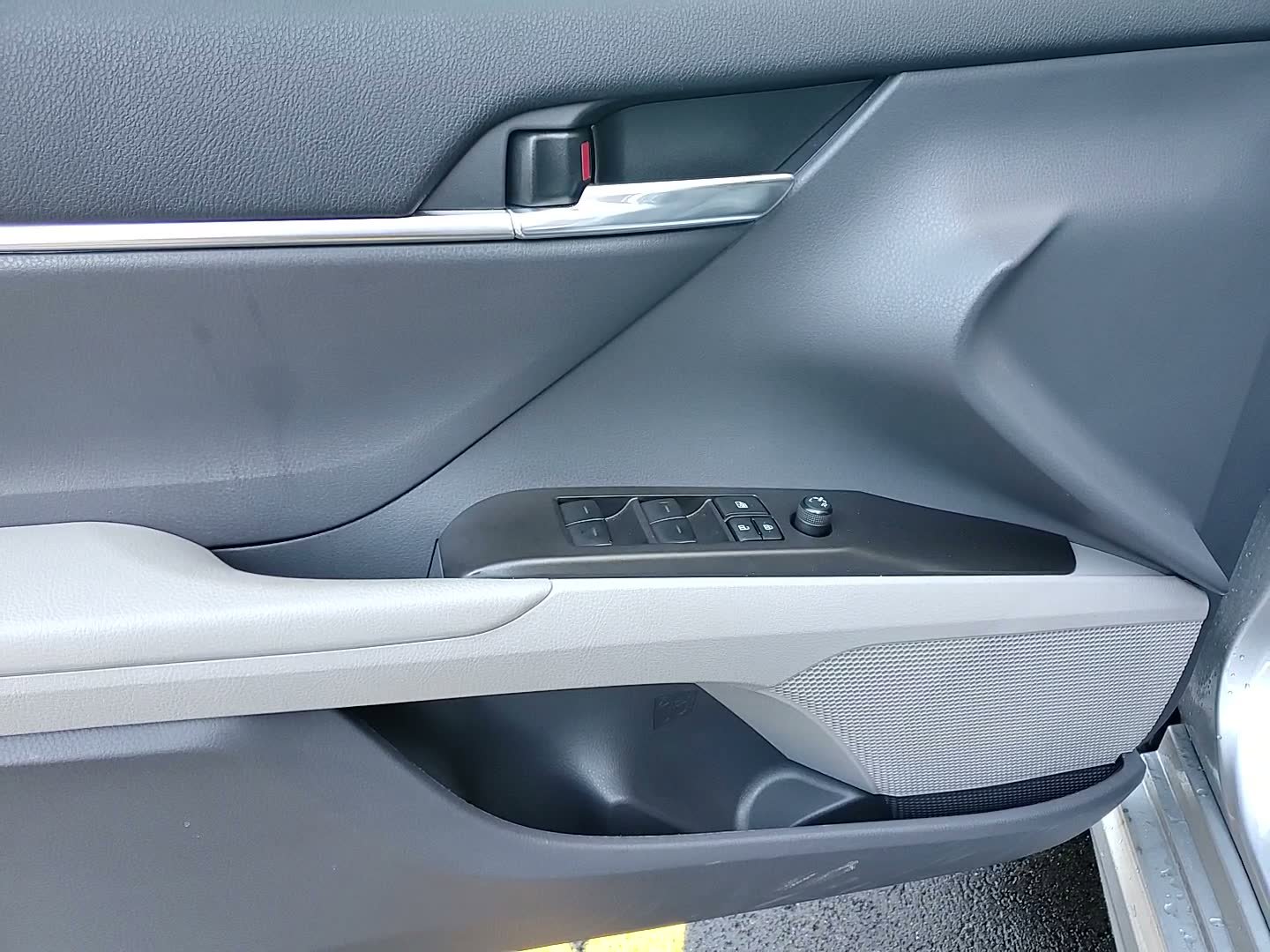 Certified 2024 Toyota Camry SE image 19