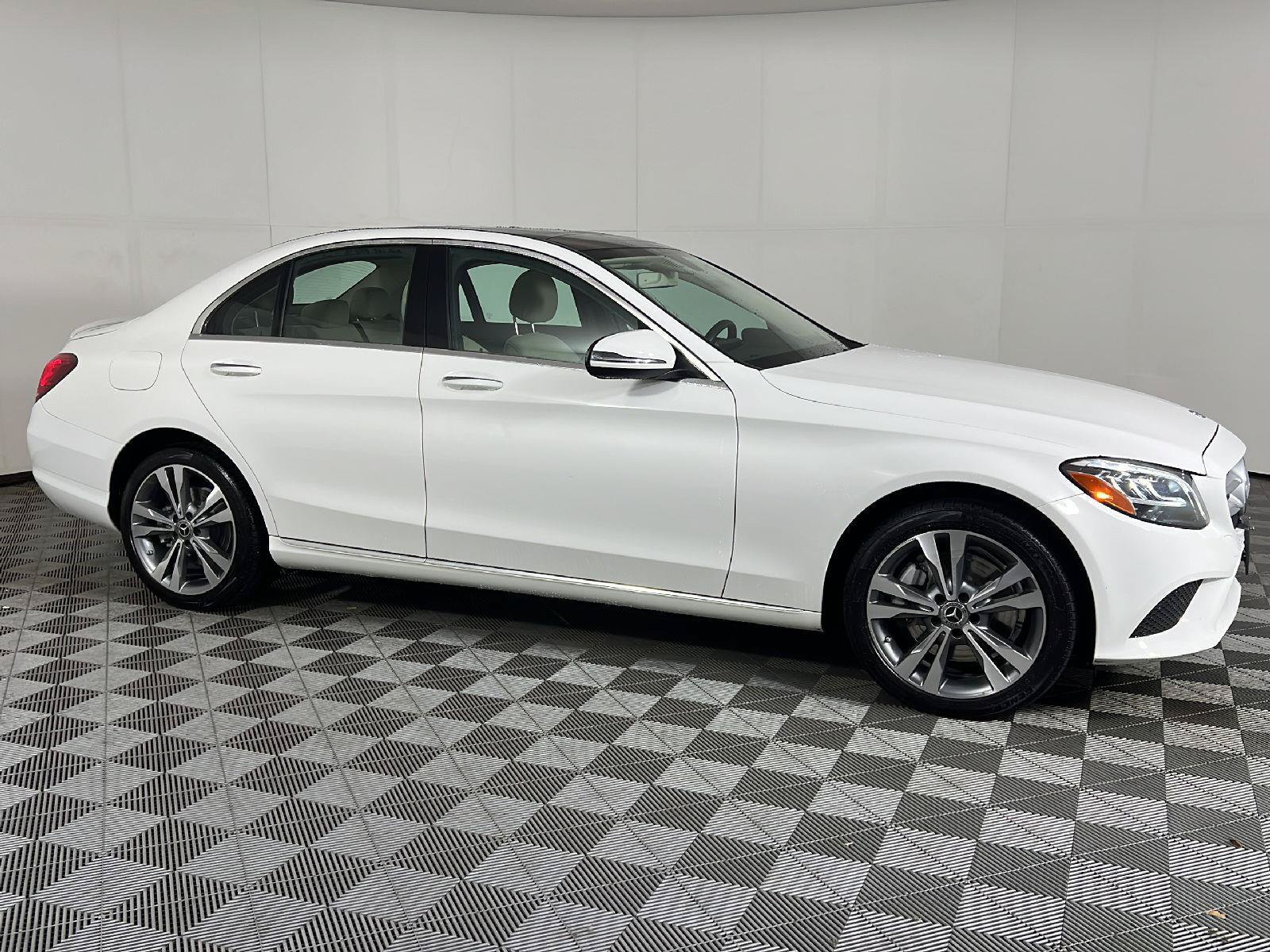Used 2019 Mercedes-Benz C 300 4MATIC Sedan image 3