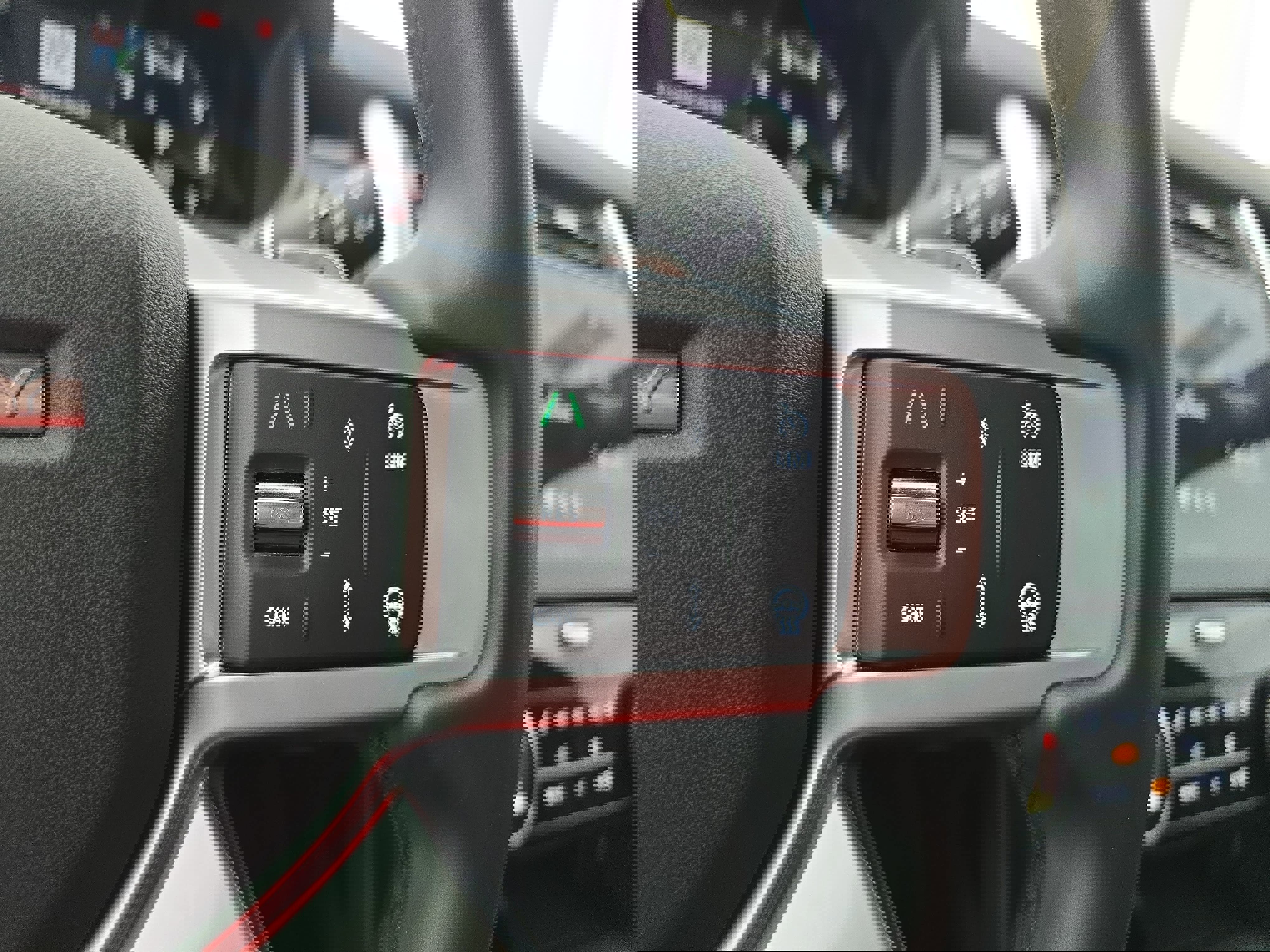 Certified 2025 Land Rover Discovery S image 19