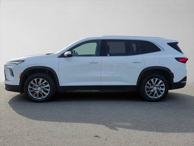 Used 2025 Buick Enclave Preferred AWD/4WD image 6