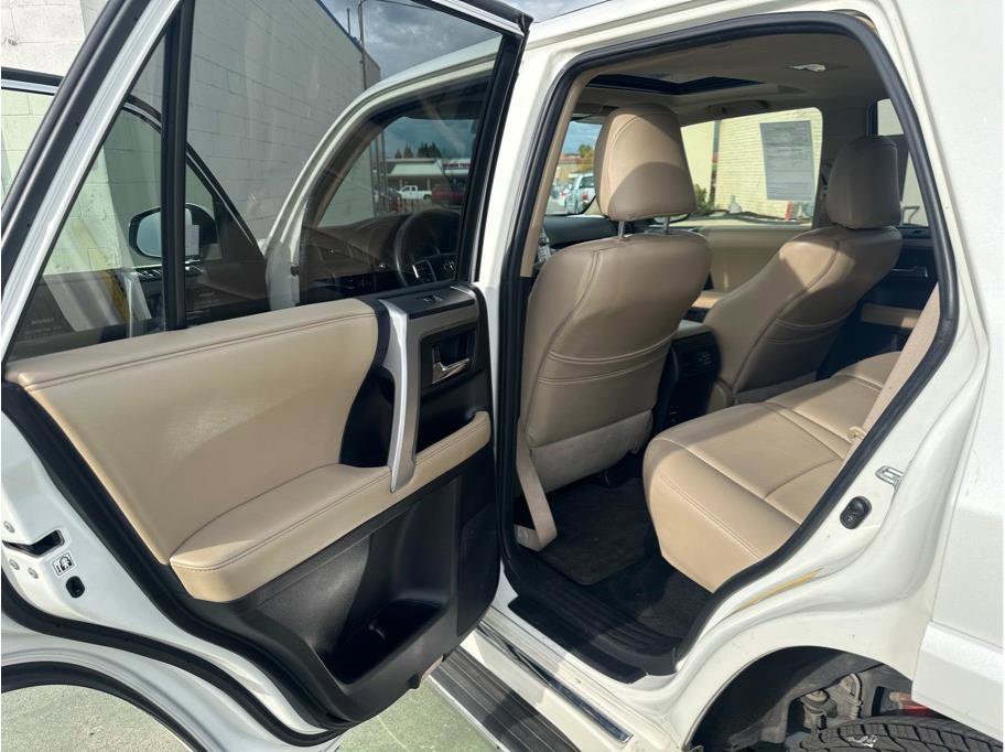 Used 2015 Toyota 4Runner Limited image 26