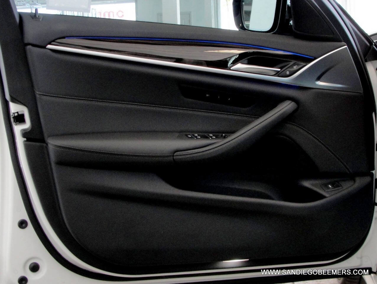 Used 2023 BMW 540i w/ M Sport Package RWD image 17
