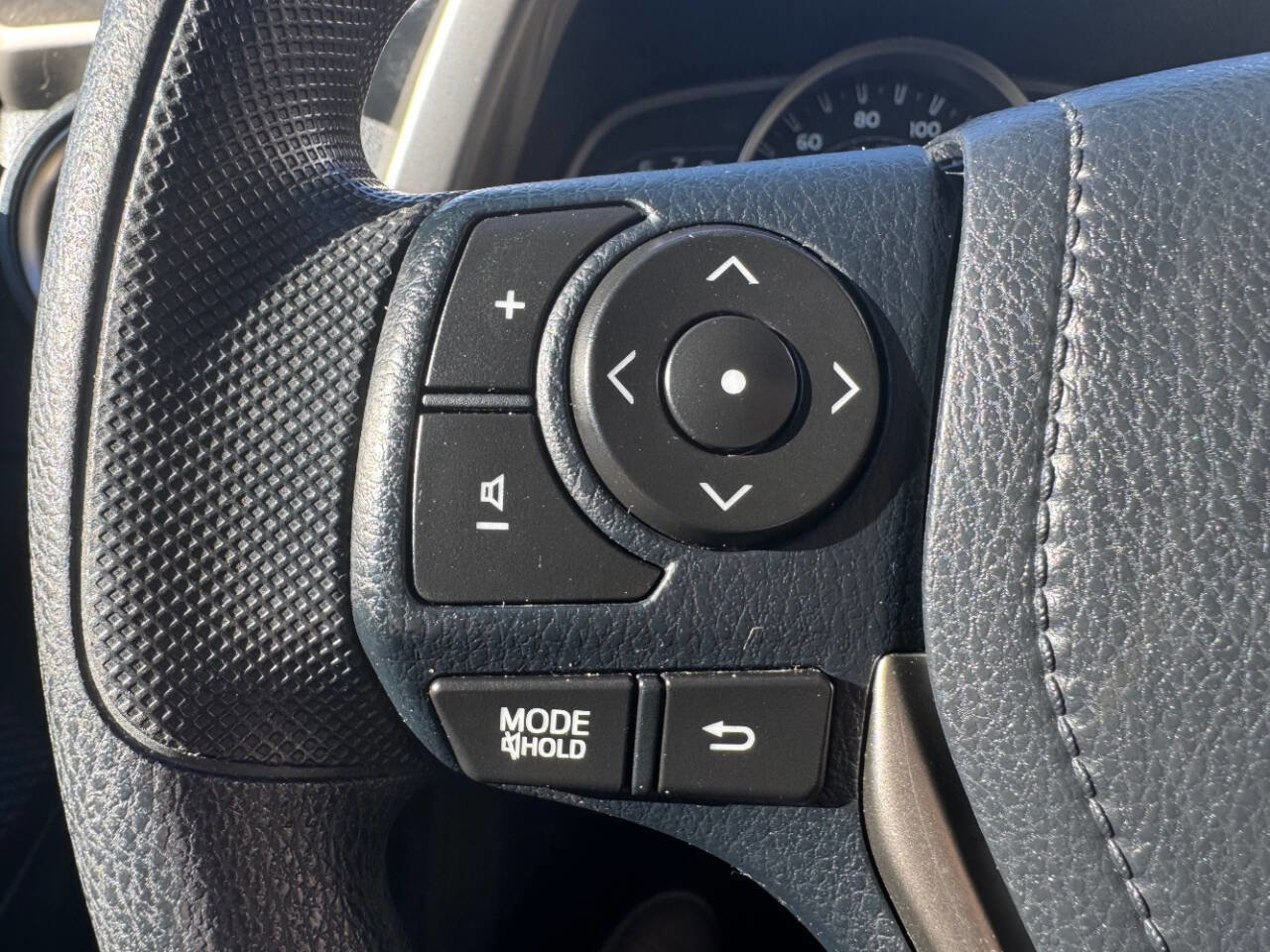 Used 2014 Toyota RAV4 LE image 7