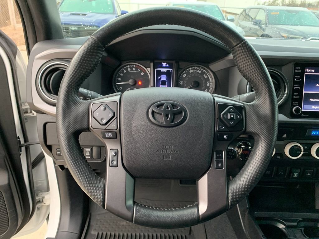 Used 2022 Toyota Tacoma TRD Off-Road w/ Technology Package image 27