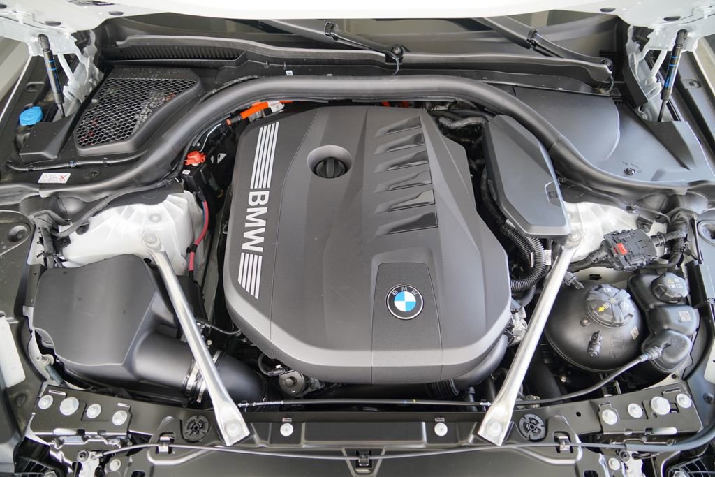 New 2026 BMW 550e xDrive AWD/4WD image 22