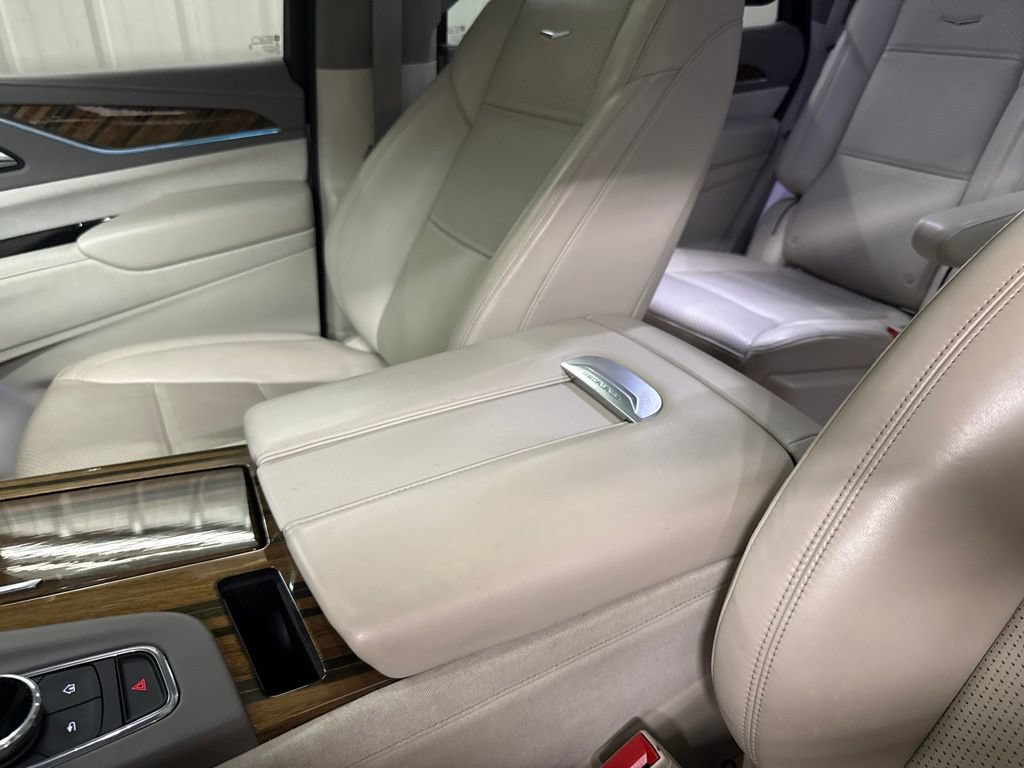 Used 2021 Cadillac Escalade Premium Luxury Platinum AWD/4WD image 43