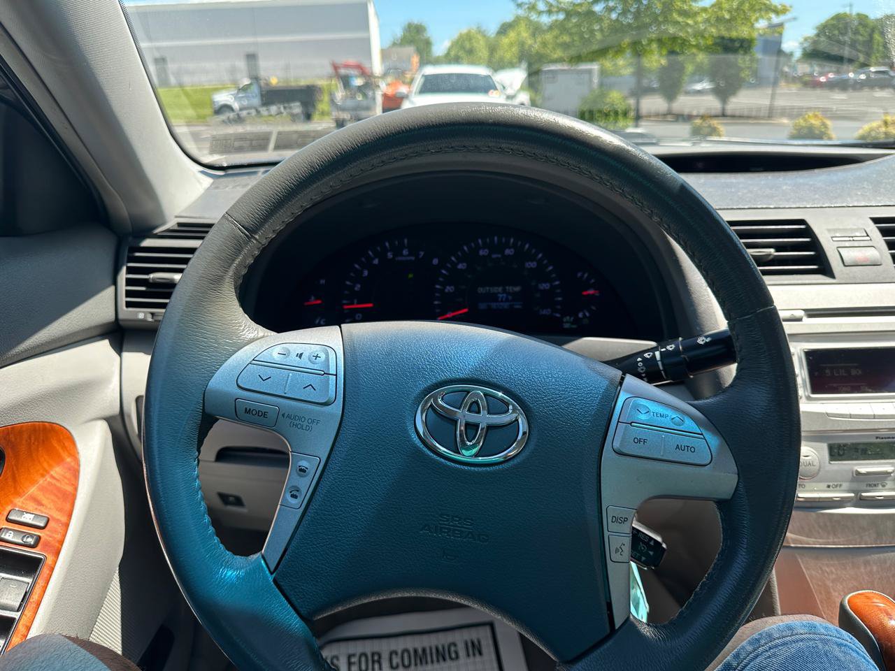Used 2010 Toyota Camry XLE FWD image 23