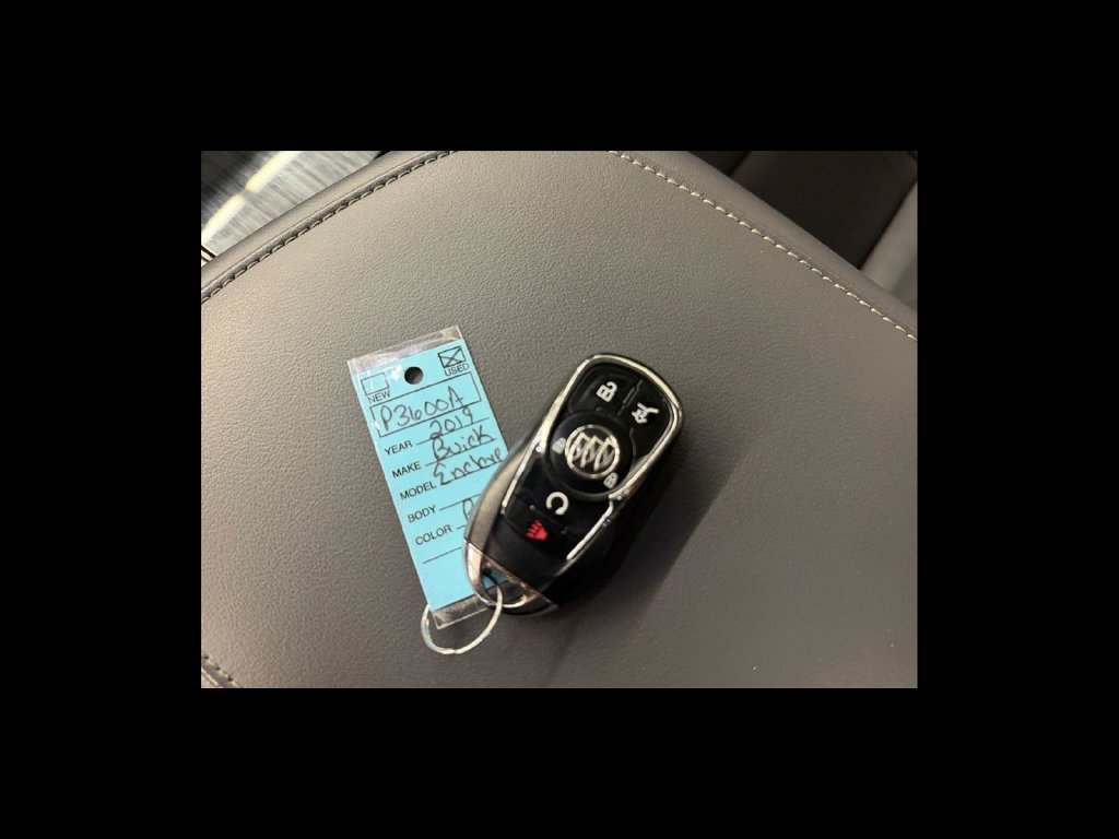 Used 2019 Buick Enclave Premium w/ Experience Buick Package FWD image 27