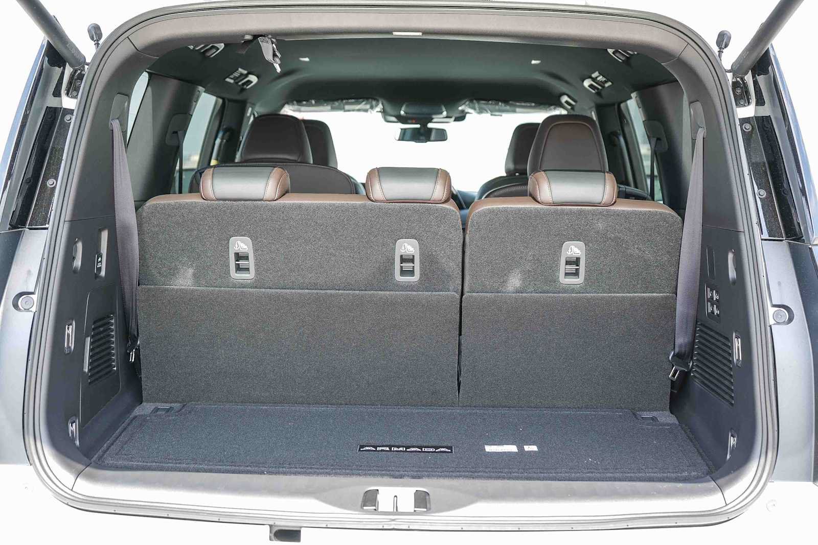 New 2026 Nissan Armada SL w/ Captain's Chari Seat Package RWD image 12