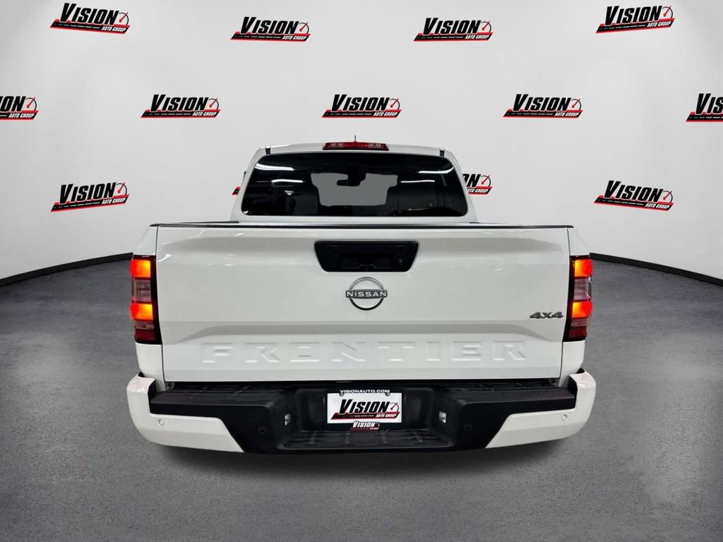 Used 2025 Nissan Frontier SV image 6