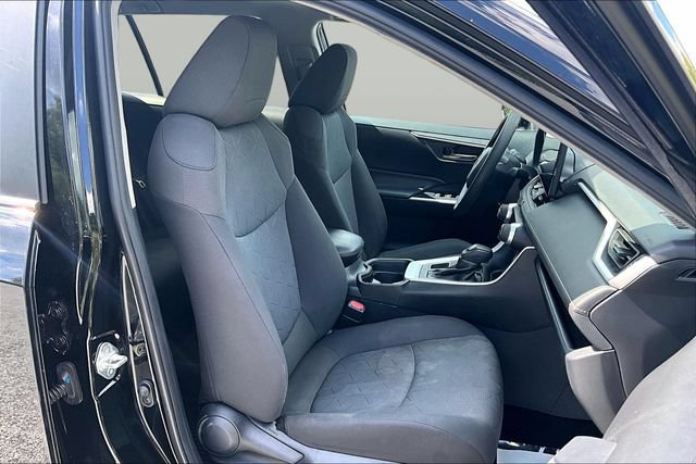 Used 2020 Toyota RAV4 XLE w/ All Weather Liner Package AWD/4WD image 32