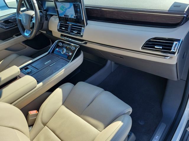 Used 2024 Lincoln Navigator L Reserve w/ Monochromatic Package image 21