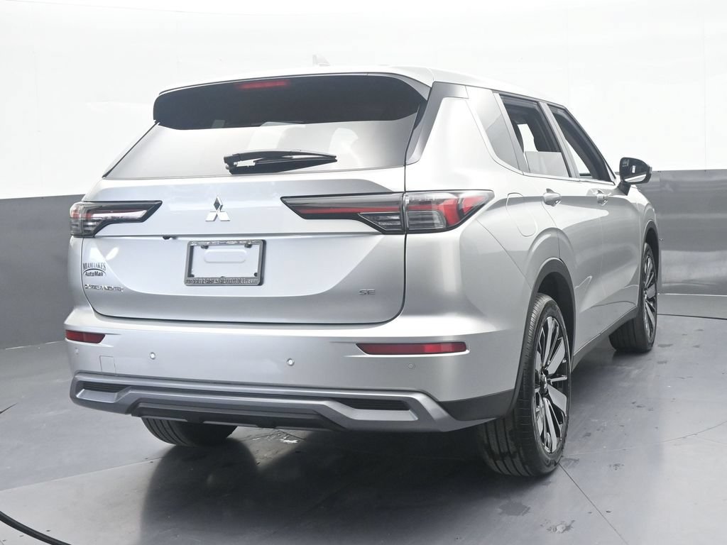 New 2026 Mitsubishi Outlander SE FWD image 5