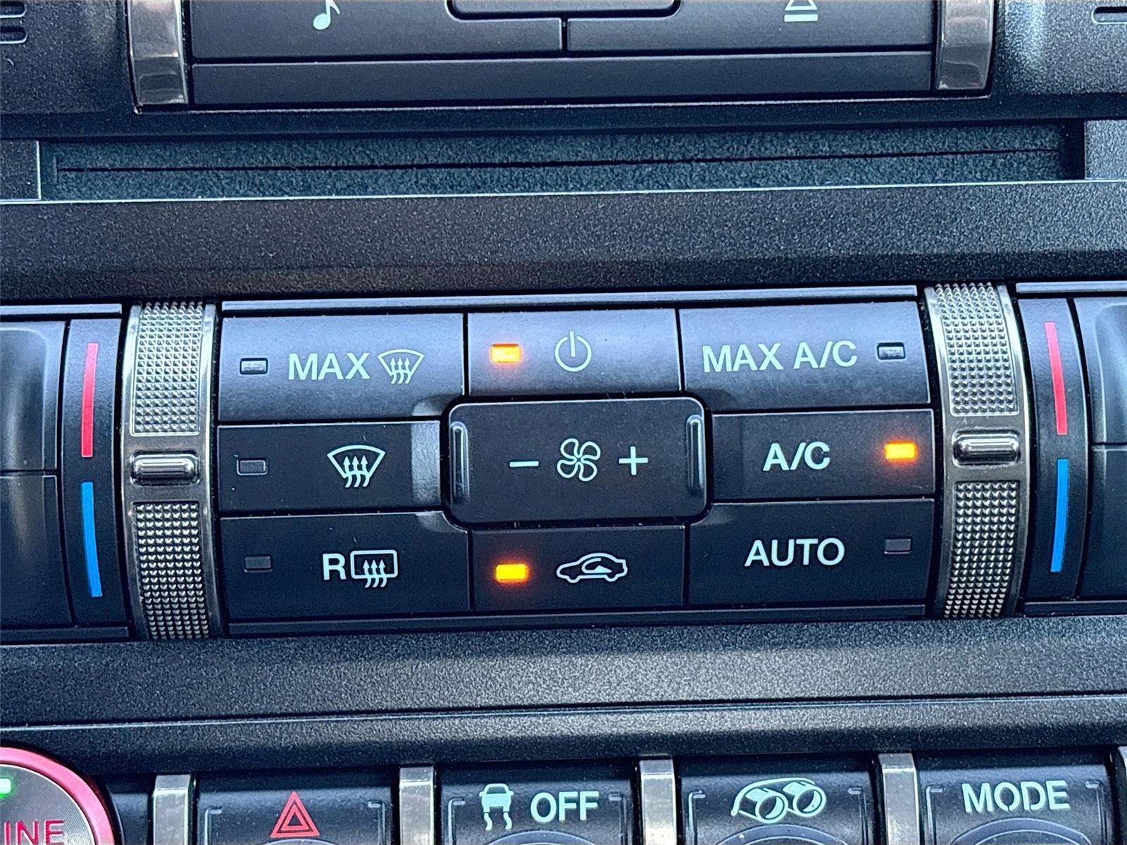 Used 2020 Ford Mustang Shelby GT500 w/ Carbon Fiber Track Pack image 17