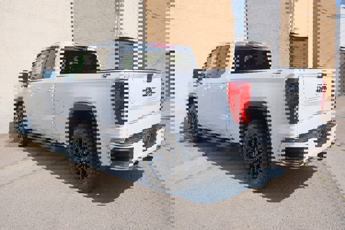 Used 2023 GMC Sierra 1500 Elevation image 4