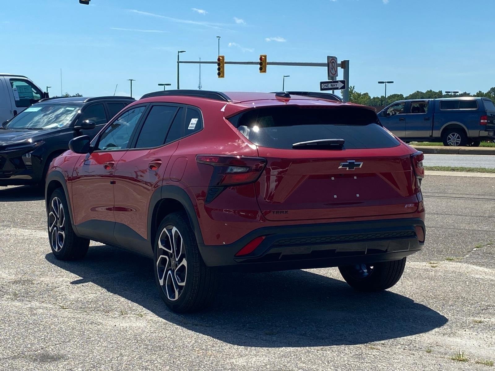 New 2026 Chevrolet Trax RS w/ Sunroof Package FWD image 3
